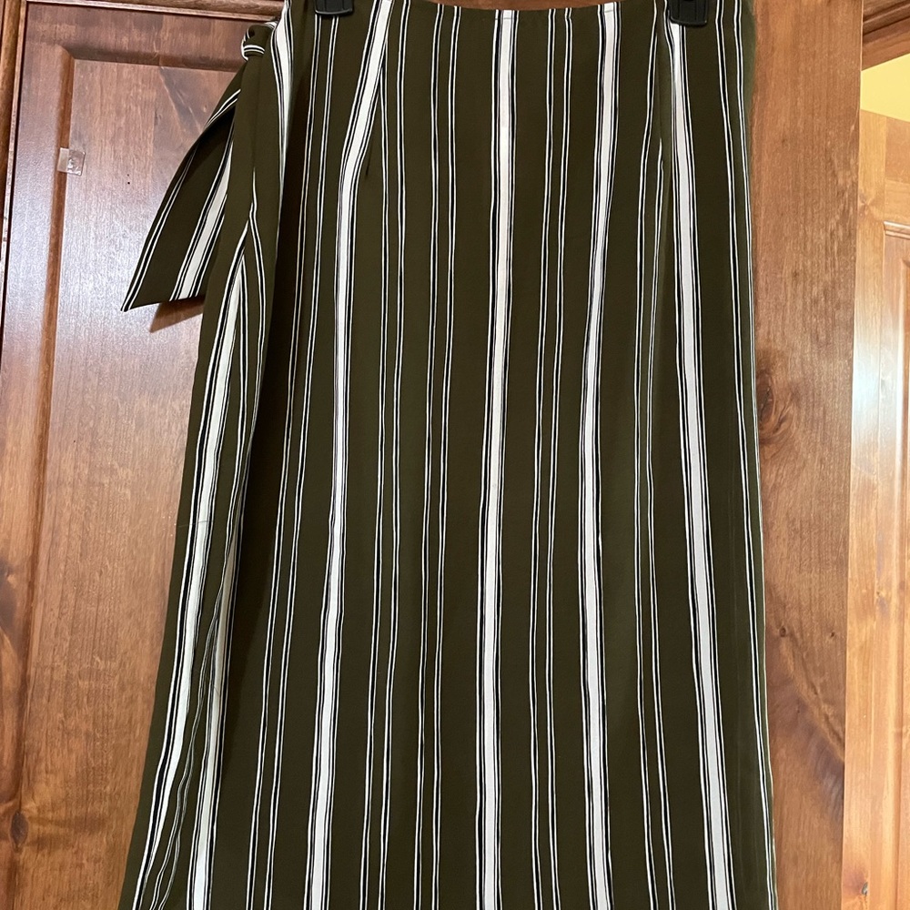 NWT Evereve Sunday in Brooklyn | Tie Midi Skirt